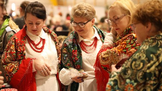 Gm. Leśniowice. III Jarmark Bożonarodzeniowy połączony z koncertem charytatywnym „Gramy dla Neli” [GALERIA ZDJĘĆ]
