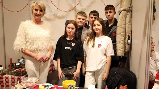 Gm. Leśniowice. III Jarmark Bożonarodzeniowy połączony z koncertem charytatywnym „Gramy dla Neli” [GALERIA ZDJĘĆ]