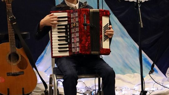 Gm. Leśniowice. III Jarmark Bożonarodzeniowy połączony z koncertem charytatywnym „Gramy dla Neli” [GALERIA ZDJĘĆ]