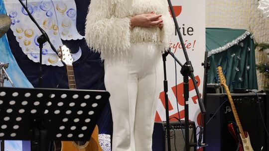 Gm. Leśniowice. III Jarmark Bożonarodzeniowy połączony z koncertem charytatywnym „Gramy dla Neli” [GALERIA ZDJĘĆ]