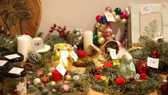 Gm. Leśniowice. III Jarmark Bożonarodzeniowy połączony z koncertem charytatywnym „Gramy dla Neli” [GALERIA ZDJĘĆ]