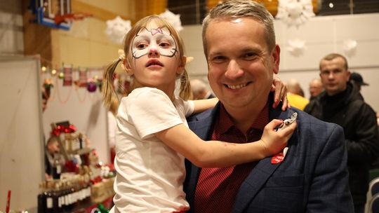 Gm. Leśniowice. III Jarmark Bożonarodzeniowy połączony z koncertem charytatywnym „Gramy dla Neli” [GALERIA ZDJĘĆ]