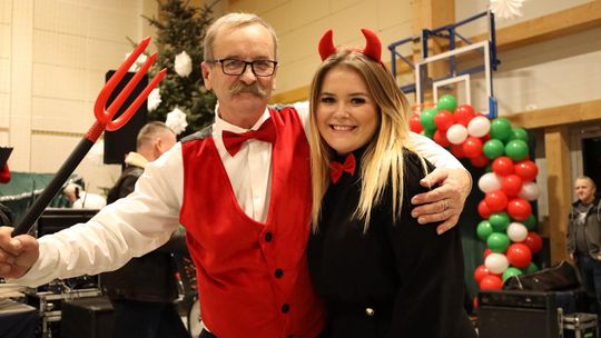 Gm. Leśniowice. III Jarmark Bożonarodzeniowy połączony z koncertem charytatywnym „Gramy dla Neli” [GALERIA ZDJĘĆ]