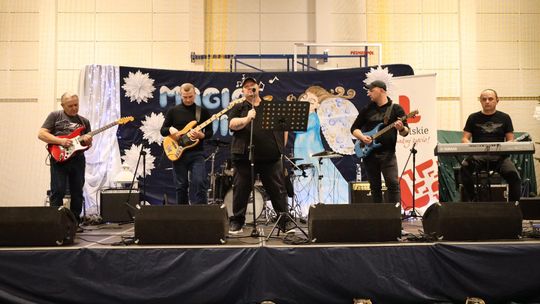 Gm. Leśniowice. III Jarmark Bożonarodzeniowy połączony z koncertem charytatywnym „Gramy dla Neli” [GALERIA ZDJĘĆ]