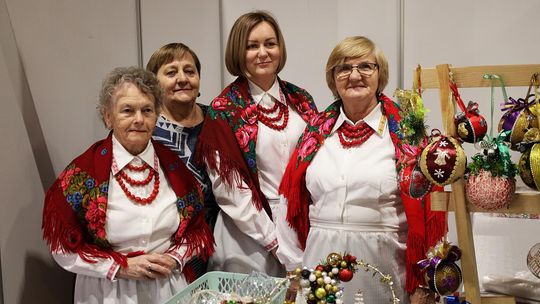 Gm. Leśniowice. III Jarmark Bożonarodzeniowy połączony z koncertem charytatywnym „Gramy dla Neli” [GALERIA ZDJĘĆ]