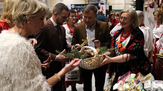 Gm. Leśniowice. III Jarmark Bożonarodzeniowy połączony z koncertem charytatywnym „Gramy dla Neli” [GALERIA ZDJĘĆ]