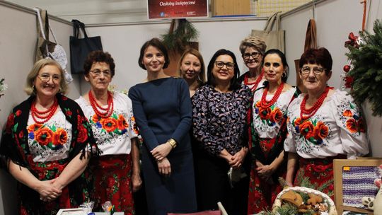 Gm. Leśniowice. III Jarmark Bożonarodzeniowy połączony z koncertem charytatywnym „Gramy dla Neli” [GALERIA ZDJĘĆ]