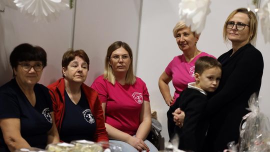 Gm. Leśniowice. III Jarmark Bożonarodzeniowy połączony z koncertem charytatywnym „Gramy dla Neli” [GALERIA ZDJĘĆ]