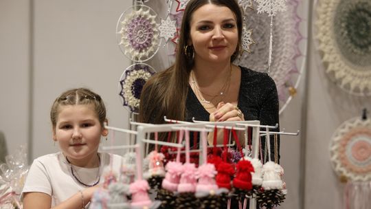 Gm. Leśniowice. III Jarmark Bożonarodzeniowy połączony z koncertem charytatywnym „Gramy dla Neli” [GALERIA ZDJĘĆ]