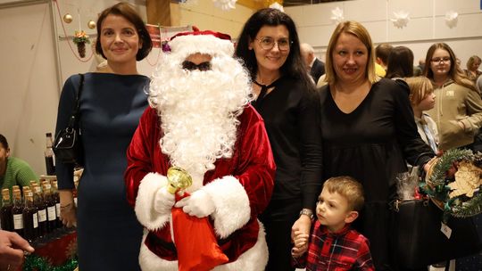 Gm. Leśniowice. III Jarmark Bożonarodzeniowy połączony z koncertem charytatywnym „Gramy dla Neli” [GALERIA ZDJĘĆ]