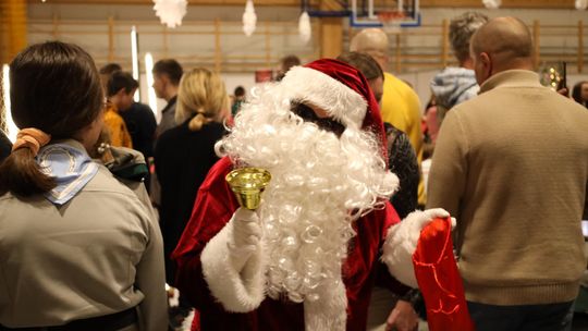 Gm. Leśniowice. III Jarmark Bożonarodzeniowy połączony z koncertem charytatywnym „Gramy dla Neli” [GALERIA ZDJĘĆ]