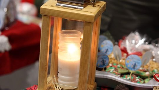 Gm. Leśniowice. III Jarmark Bożonarodzeniowy połączony z koncertem charytatywnym „Gramy dla Neli” [GALERIA ZDJĘĆ]