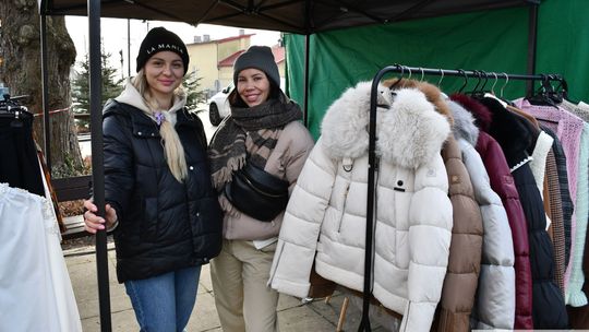 Krasnystaw. Na rynku miejskim świąteczny jarmark [GALERIA ZDJĘĆ]