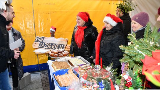 Krasnystaw. Na rynku miejskim świąteczny jarmark [GALERIA ZDJĘĆ]