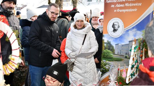 Krasnystaw. Na rynku miejskim świąteczny jarmark [GALERIA ZDJĘĆ]