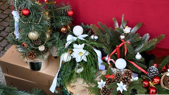 Krasnystaw. Na rynku miejskim świąteczny jarmark [GALERIA ZDJĘĆ]