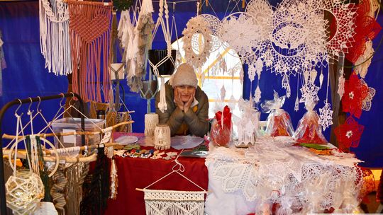 Krasnystaw. Na rynku miejskim świąteczny jarmark [GALERIA ZDJĘĆ]