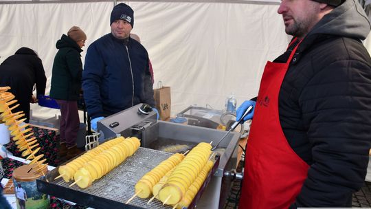 Krasnystaw. Na rynku miejskim świąteczny jarmark [GALERIA ZDJĘĆ]