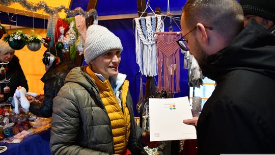 Krasnystaw. Na rynku miejskim świąteczny jarmark [GALERIA ZDJĘĆ]