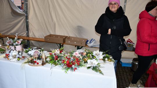 Krasnystaw. Na rynku miejskim świąteczny jarmark [GALERIA ZDJĘĆ]