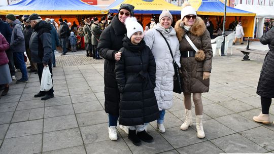 Krasnystaw. Na rynku miejskim świąteczny jarmark [GALERIA ZDJĘĆ]