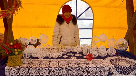 Krasnystaw. Na rynku miejskim świąteczny jarmark [GALERIA ZDJĘĆ]