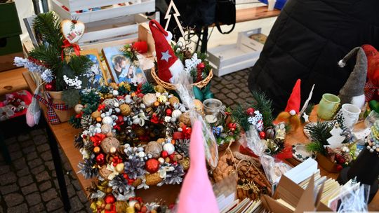 Krasnystaw. Na rynku miejskim świąteczny jarmark [GALERIA ZDJĘĆ]
