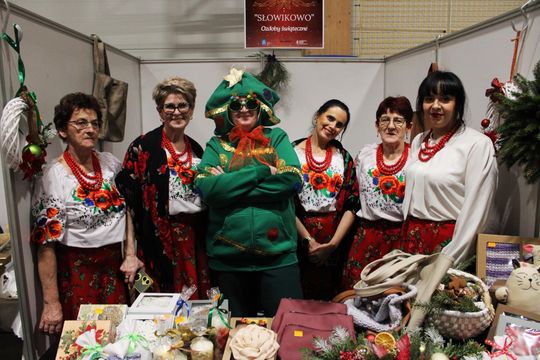 Gm. Leśniowice. III Jarmark Bożonarodzeniowy połączony z koncertem charytatywnym „Gramy dla Neli” [GALERIA ZDJĘĆ]