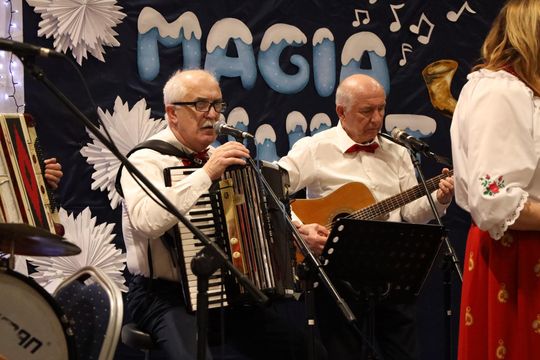 Gm. Leśniowice. III Jarmark Bożonarodzeniowy połączony z koncertem charytatywnym „Gramy dla Neli” [GALERIA ZDJĘĆ]