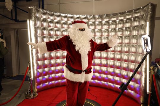 Gm. Leśniowice. III Jarmark Bożonarodzeniowy połączony z koncertem charytatywnym „Gramy dla Neli” [GALERIA ZDJĘĆ]