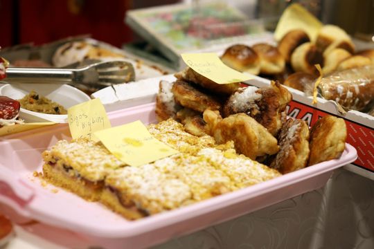 Gm. Leśniowice. III Jarmark Bożonarodzeniowy połączony z koncertem charytatywnym „Gramy dla Neli” [GALERIA ZDJĘĆ]