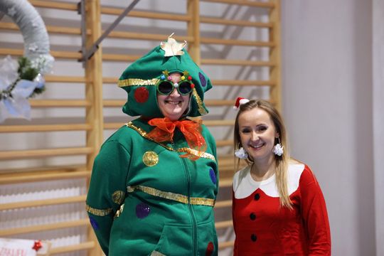 Gm. Leśniowice. III Jarmark Bożonarodzeniowy połączony z koncertem charytatywnym „Gramy dla Neli” [GALERIA ZDJĘĆ]