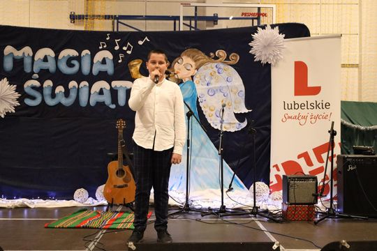 Gm. Leśniowice. III Jarmark Bożonarodzeniowy połączony z koncertem charytatywnym „Gramy dla Neli” [GALERIA ZDJĘĆ]