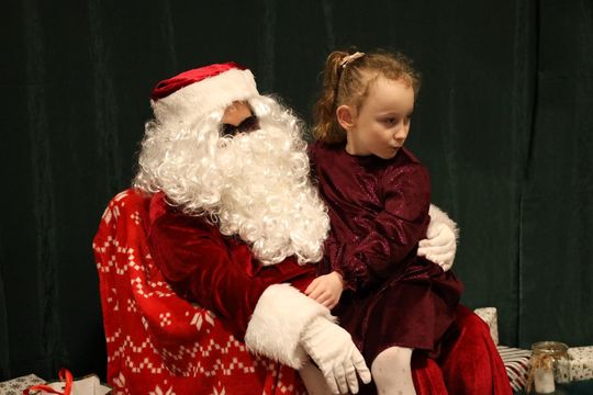 Gm. Leśniowice. III Jarmark Bożonarodzeniowy połączony z koncertem charytatywnym „Gramy dla Neli” [GALERIA ZDJĘĆ]