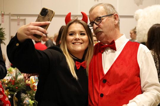 Gm. Leśniowice. III Jarmark Bożonarodzeniowy połączony z koncertem charytatywnym „Gramy dla Neli” [GALERIA ZDJĘĆ]