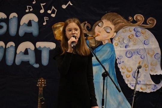 Gm. Leśniowice. III Jarmark Bożonarodzeniowy połączony z koncertem charytatywnym „Gramy dla Neli” [GALERIA ZDJĘĆ]