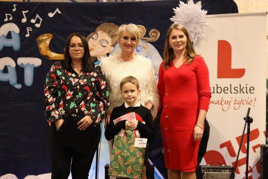 Gm. Leśniowice. III Jarmark Bożonarodzeniowy połączony z koncertem charytatywnym „Gramy dla Neli” [GALERIA ZDJĘĆ]