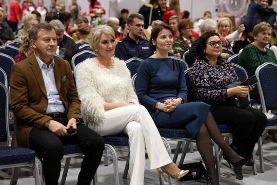 Gm. Leśniowice. III Jarmark Bożonarodzeniowy połączony z koncertem charytatywnym „Gramy dla Neli” [GALERIA ZDJĘĆ]