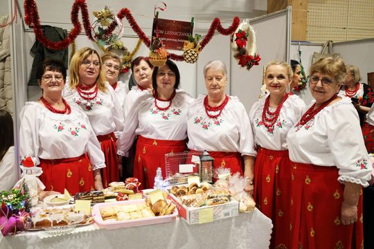 Gm. Leśniowice. III Jarmark Bożonarodzeniowy połączony z koncertem charytatywnym „Gramy dla Neli” [GALERIA ZDJĘĆ]