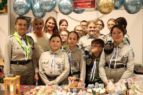 Gm. Leśniowice. III Jarmark Bożonarodzeniowy połączony z koncertem charytatywnym „Gramy dla Neli” [GALERIA ZDJĘĆ]