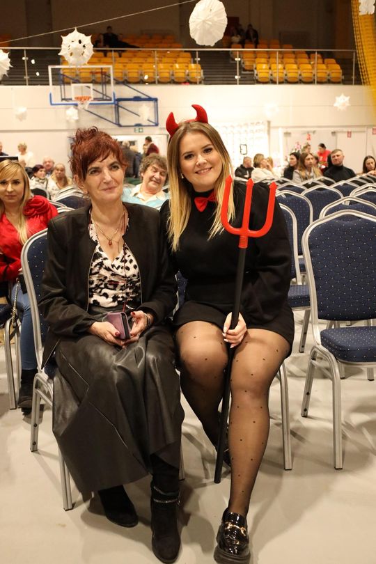 Gm. Leśniowice. III Jarmark Bożonarodzeniowy połączony z koncertem charytatywnym „Gramy dla Neli” [GALERIA ZDJĘĆ]