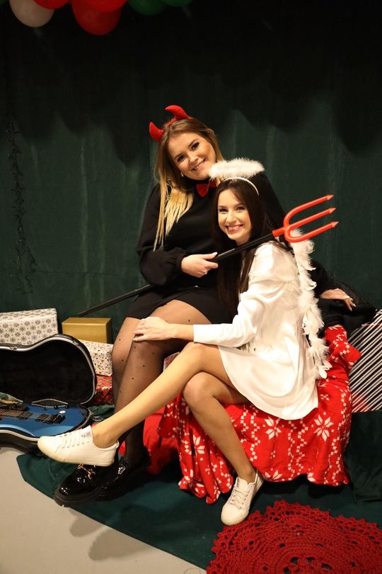 Gm. Leśniowice. III Jarmark Bożonarodzeniowy połączony z koncertem charytatywnym „Gramy dla Neli” [GALERIA ZDJĘĆ]