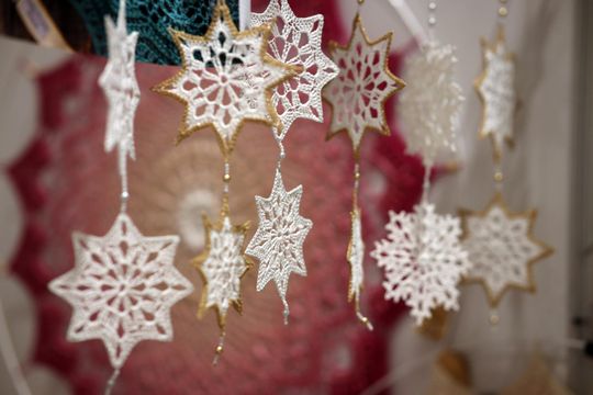 Gm. Leśniowice. III Jarmark Bożonarodzeniowy połączony z koncertem charytatywnym „Gramy dla Neli” [GALERIA ZDJĘĆ]