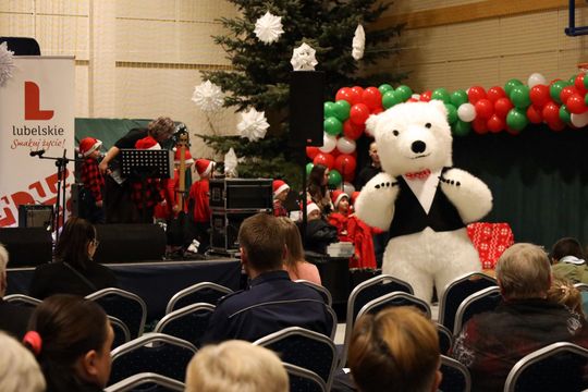 Gm. Leśniowice. III Jarmark Bożonarodzeniowy połączony z koncertem charytatywnym „Gramy dla Neli” [GALERIA ZDJĘĆ]