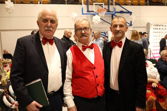 Gm. Leśniowice. III Jarmark Bożonarodzeniowy połączony z koncertem charytatywnym „Gramy dla Neli” [GALERIA ZDJĘĆ]