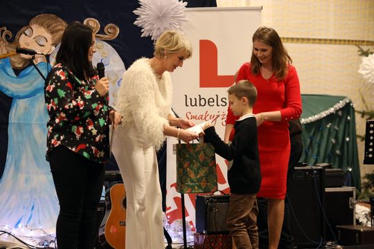 Gm. Leśniowice. III Jarmark Bożonarodzeniowy połączony z koncertem charytatywnym „Gramy dla Neli” [GALERIA ZDJĘĆ]