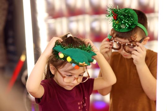 Gm. Leśniowice. III Jarmark Bożonarodzeniowy połączony z koncertem charytatywnym „Gramy dla Neli” [GALERIA ZDJĘĆ]