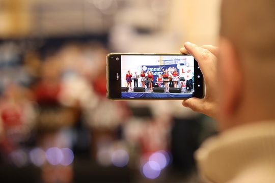 Gm. Leśniowice. III Jarmark Bożonarodzeniowy połączony z koncertem charytatywnym „Gramy dla Neli” [GALERIA ZDJĘĆ]