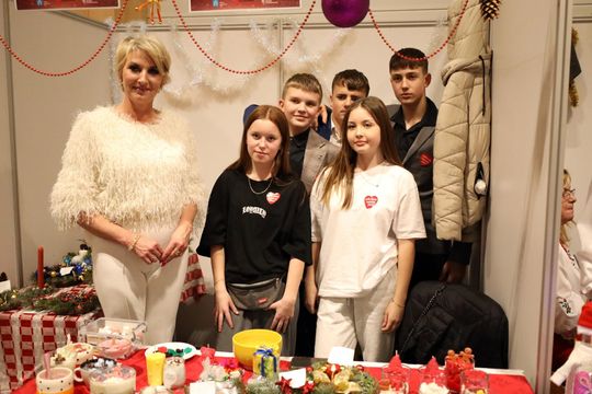 Gm. Leśniowice. III Jarmark Bożonarodzeniowy połączony z koncertem charytatywnym „Gramy dla Neli” [GALERIA ZDJĘĆ]