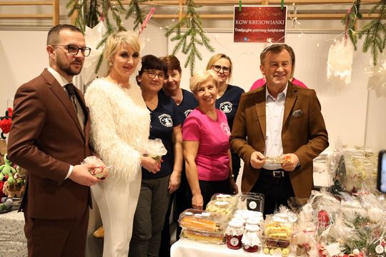 Gm. Leśniowice. III Jarmark Bożonarodzeniowy połączony z koncertem charytatywnym „Gramy dla Neli” [GALERIA ZDJĘĆ]